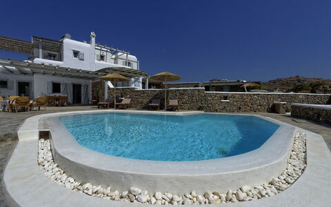 Villa Fos: Zwembad, Buitenmeubels, Toevlucht, Schaduw, Villa, Badplaats, Hotel