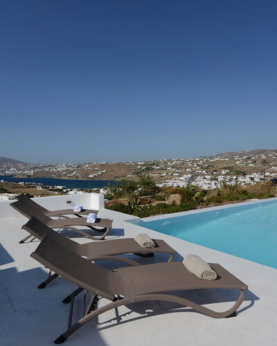 Villa Gazelia: Zwembad, Toevlucht, Schaduw, Stoel, Villa, Hotel, Penthouse, Eco Hotel, Buitenmeubels