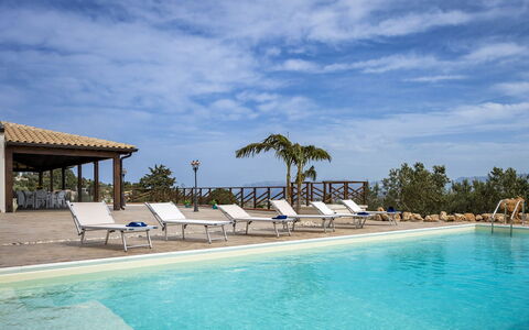Villa Gea: Blauw, Zwembad, Toevlucht, Buitenmeubels, Eco Hotel, Schaduw, Stoel, Badplaats, Hotel, Badplaats