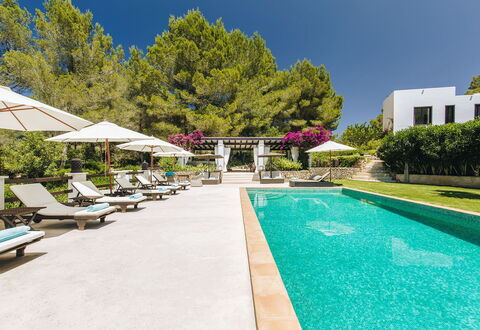 Villa Gold: Zwembad, Toevlucht, Tuin, Landgoed, Eco Hotel, Landscaping, Villa, Hacienda, Schaduw, Herenhuis