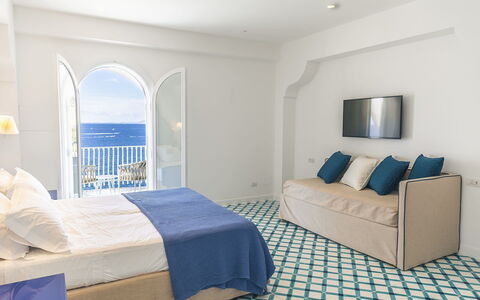 Villa Heart: Appartement, Interieur Ontwerp, Verdieping, Meubilair, Slaapkamer, Linens, Zee, Bedding, Laken, Bed