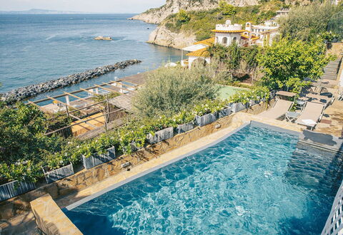 Villa Heart: Water, Zwemwater, Zwembad, Toevlucht, Kust En Oceanic Landvormen, Kust, Zee, Eco Hotel, Badplaats, Kust