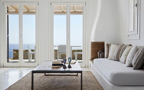 Villa Helios: Meubilair, Flooring, Verdieping, Interieur Ontwerp, Hout, Tafel, Bankstel, Woonkamer, Kamer, Stoel