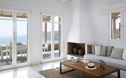 Villa Helios: Meubilair, Flooring, Interieur Ontwerp, Verdieping, Hout, Tafel, Huis, Kamer, Stoel, Zee