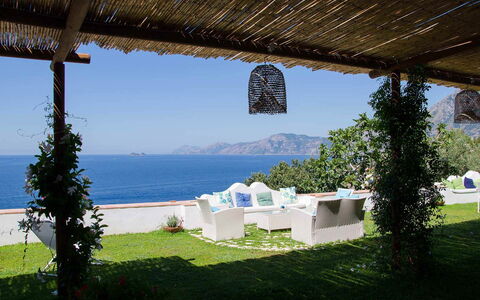 Villa Il Sogno di Praiano: Blauw, Meubilair, Zee, Kust En Oceanic Landvormen, Toevlucht, Schaduw, Buitenmeubels, Kust, Oceaan, Eco Hotel