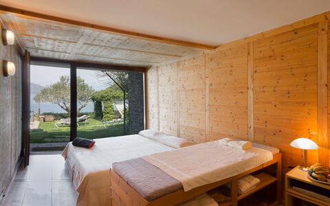 Villa Isa: Hout, Slaapkamer, Hardwood, Beits, Plank, Multiplex, Natuurlijk Materiaal, Ontwerp, Bed, Bedding