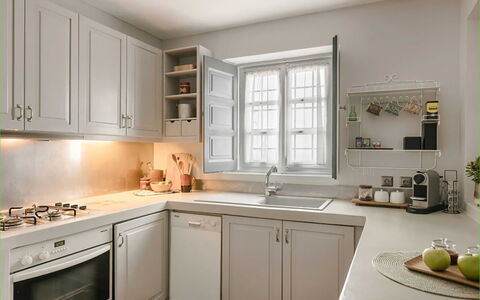 Villa Jasmine: Keuken, Toestel Van De Keuken, Cabinetry, Countertop, Major Appliance, Interieur Ontwerp, Gootsteen, Wastafel, Huis, Huishoudapparatuur