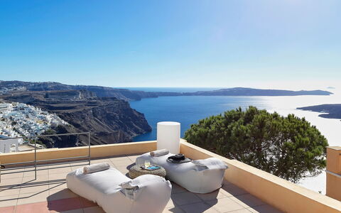 Villa Jasmine: Meubilair, Bankstel, Zee, Toevlucht, Stoel, Oceaan, Woonkamer, Comfort, Buitenmeubels