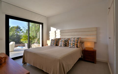 Villa Joya: Meubilair, Bed, Slaapkamer, Interieur Ontwerp, Hout, Bedding, Laken, Linens, Kamer, Verdieping