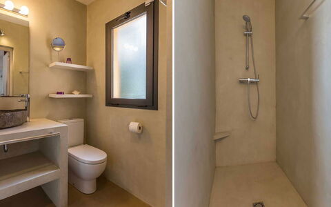 Villa Luanda: Badkamer, Wc Bril, Loodgieterswerkinrichting, Muur, Toilet, Wastafel, Wastafel In De Badkamer, Flooring, Verdieping, Interieur Ontwerp