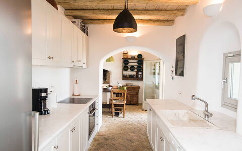 Villa Oasis: Interieur Ontwerp, Muur, Flooring, Meubilair, Countertop, Plafond, Cabinetry, Keuken, Verdieping, Verlichting