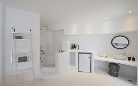 Villa Opallia: Interieur Ontwerp, Loodgieterswerkinrichting, Flooring, Bad, Verdieping, Plafond, Verlichting, Badkamer, Kamer, Loodgieter