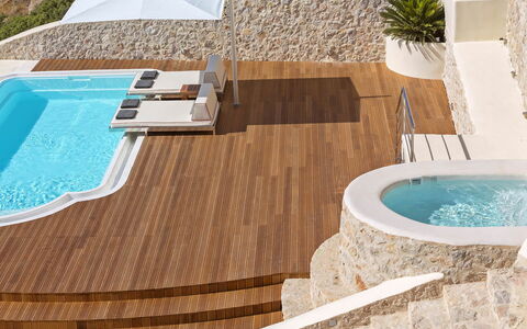 Villa Orestis: Buitenmeubels, Samengesteld Materiaal, Zwembad, Toevlucht, Dek, Beits, Schaduw, Ontwerp, Loodgieterswerkinrichting, Paraplu