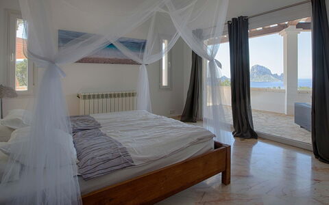 Villa Orion: Meubilair, Interieur Ontwerp, Slaapkamer, Bed, Verdieping, Flooring, Hout, Plafond, Textiel, Kamer