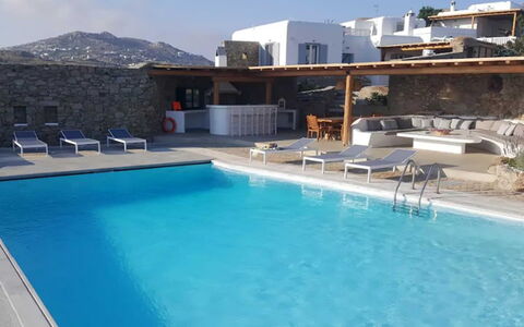 Villa Pirgi: Zwembad, Toevlucht, Schaduw, Buitenmeubels, Hotel, Badplaats, Ligstoel, Eco Hotel, Villa, Thermae