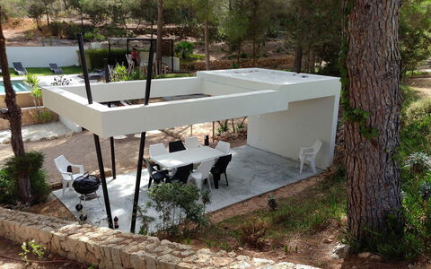 Villa Roja: Architectuur, Schaduw, Beton, Tuin, Outdoor Structuur, Natuurlijk Materiaal, Landscaping, Ontwerp, Backyard, Pergola