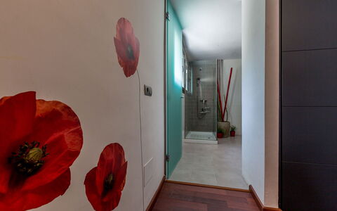 Villa Roja: Flooring, Verdieping, Interieur Ontwerp, Kamer, Verf, Moderne Kunst, Houten Vloer, Beits, Hardwood, Laminaatvloer