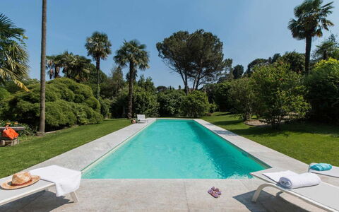 Villa Romantica: Zwembad, Toevlucht, Vrije Tijd, Schaduw, Tuin, Landscaping, Buitenmeubels, Eco Hotel, Waterpartij