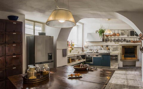 Villa Romantica: Meubilair, Interieur Ontwerp, Keuken, Flooring, Countertop, Verlichting, Lichte Inrichting, Kamer, Plafond, Huis