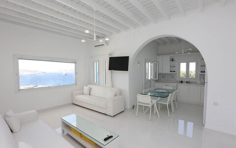 Villa Rose 1: Meubilair, Interieur Ontwerp, Plafond, Verdieping, Appartement, Woonkamer, Bankstel, Stoel, Lichte Inrichting