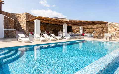 Villa Smaràgdi: Zwembad, Toevlucht, Natuurlijk Materiaal, Hotel, Villa