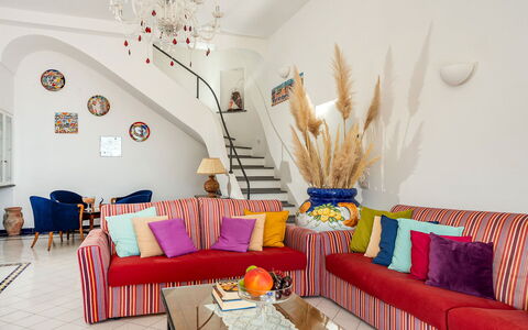 Villa Sole di Amalfi: Meubilair, Interieur Ontwerp, Bankstel, Kamer, Flooring, Woonkamer, Textiel, Huis, Verdieping, Appartement