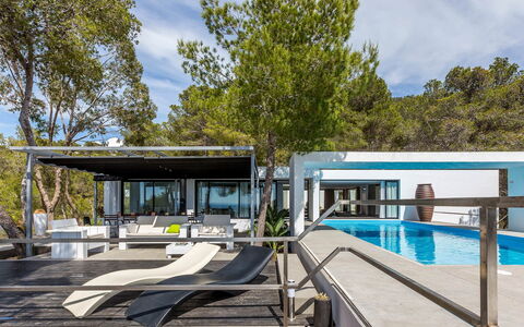 Villa Tomsk: Zwembad, Samengesteld Materiaal, Schaduw, Toevlucht, Buitenmeubels, Eco Hotel, Villa, Hotel, Dek, Pergola
