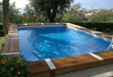 Villa Torre del Sole: Zwembad, Samengesteld Materiaal, Vrije Tijd, Beits, Backyard, Hardwood, Waterpartij