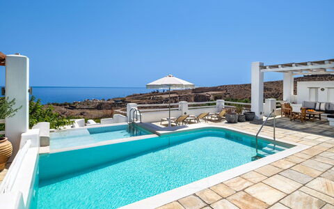 Villa Tramountana: Toevlucht, Zwembad, Buitenmeubels, Eco Hotel, Villa, Schaduw, Stoel, Hotel, Outdoor Structuur, Tropen