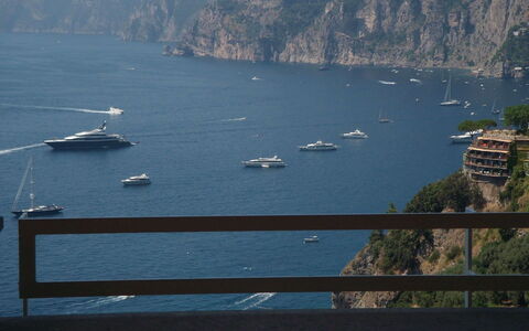 Villa Valeria: Zwemwater, Kust, Kust En Oceanic Landvormen, Zee, Waterweg, Oceaan, Headland, Meer, Voorgebergte, Watercraft