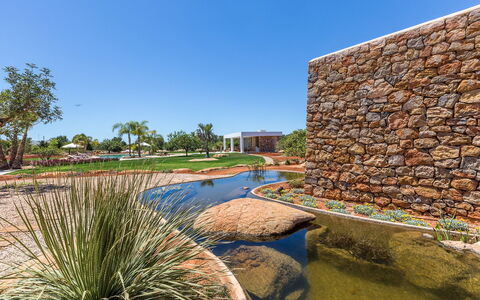 Villa Violet: Landschap, Tuin, Landscaping, Waterpartij, Vijver, Hacienda, Landgoed, Toevlucht, Botanische Tuin