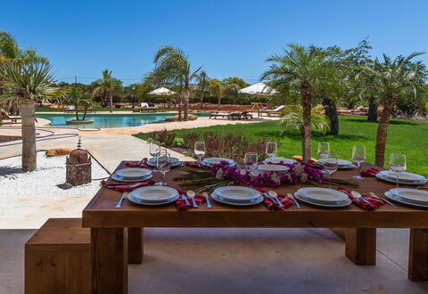 Villa Violet: Toevlucht, Tuin, Schaduw, Buitenmeubels, Stoel, Zwembad, Landscaping, Paraplu, Eco Hotel