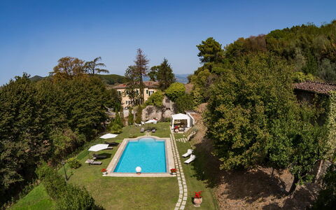 Villa Vorno: Zwembad, Landgoed, Villa, Toevlucht, Tuin, Hacienda, Landscaping, Eco Hotel, Thermae, Werf