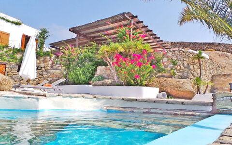 Villa Zenas with Direct Access to the Sea: Zwembad, Toevlucht, Eco Hotel, Landscaping, Hacienda, Waterpartij, Villa, Paraplu, Hotel