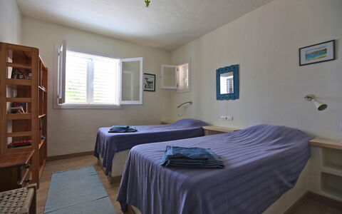 Villa Zenith: Meubilair, Muur, Interieur Ontwerp, Verdieping, Hout, Flooring, Bed, Slaapkamer, Plafond, Kamer