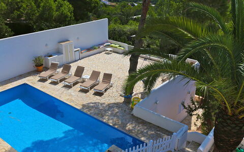 Villa Zenith: Zwembad, Toevlucht, Eco Hotel, Schaduw, Landgoed, Buitenmeubels, Villa, Ligstoel, Landscaping