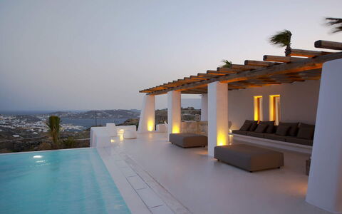 Villa Zinovia: Zwembad, Toevlucht, Stoel, Villa, Ontwerp, Penthouse, Hotel, Woonkamer, Eco Hotel