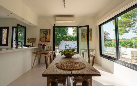 Can Blanca: Meubilair, Interieur Ontwerp, Hout, Tafel, Keuken En Eettafel, Stoel, Plafond, Eetkamer, Flooring, Verlichting