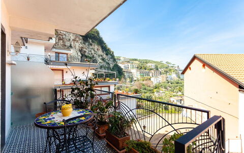 Casa Serena: Appartement, Balkon, Kamerplant, Bloempot, Hotel, Leuning, Veranda, Penthouse