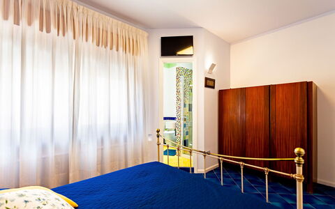 Casa Serena: Interieur Ontwerp, Muur, Slaapkamer, Bed, Flooring, Verdieping, Meubilair, Textiel, Kamer, Verlichting