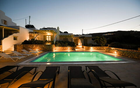 Marvi House: Zwembad, Toevlucht, Eco Hotel, Landgoed, Villa, Hotel, Kamerplant, Boutique Hotel, Binnenplaats
