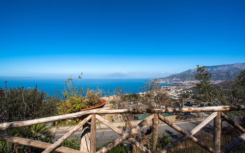 Villa Pandora: Blauw, Horizon, Zee, Kust, Kust En Oceanic Landvormen, Oceaan, Kust, Ridge, Baai, Hek