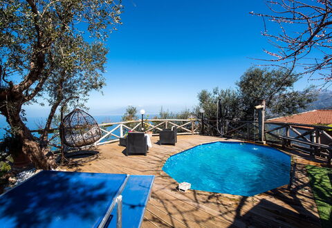 Villa Pandora: Blauw, Zwembad, Buitenmeubels, Toevlucht, Schaduw, Eco Hotel, Stoel, Badplaats, Leuning, Hotel