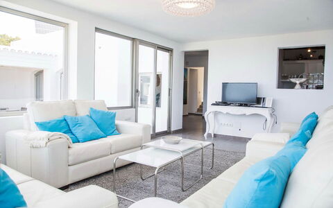 Villa Rigel: Meubilair, Interieur Ontwerp, Bankstel, Flooring, Verdieping, Plafond, Appartement, Woonkamer, Kamer, Huis