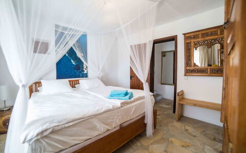 Villa Rigel: Meubilair, Hout, Interieur Ontwerp, Slaapkamer, Bed, Verdieping, Flooring, Plafond, Verlichting, Bedding