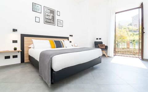 Apartment Vittoria: Interieur Ontwerp, Meubilair, Verdieping, Huis, Appartement, Stoel, Bed, Hotel, Bed Frame, Slaapkamer