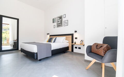 Apartment Vittoria: Interieur Ontwerp, Meubilair, Appartement, Kamer, Stoel, Ontwerp, Hotel, Fotolijst, Hardwood, Woonkamer