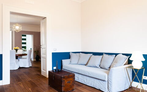 Interno Sorrentino: Meubilair, Interieur Ontwerp, Flooring, Hout, Verdieping, Houten Vloer, Kamer, Verlichting, Huis, Woonkamer