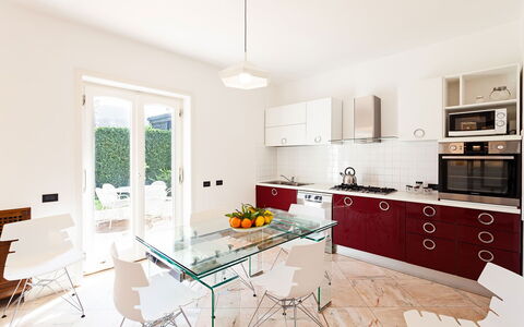 Villa Orlando: Meubilair, Interieur Ontwerp, Flooring, Hout, Verdieping, Kamer, Tafel, Keuken, Plafond, Verlichting