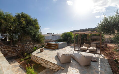 Villa Ayra: Meubilair, Buitenmeubels, Flagstone, Schaduw, Tuin, Stenen Muur, Stoel, Landscaping, Backyard, Patio